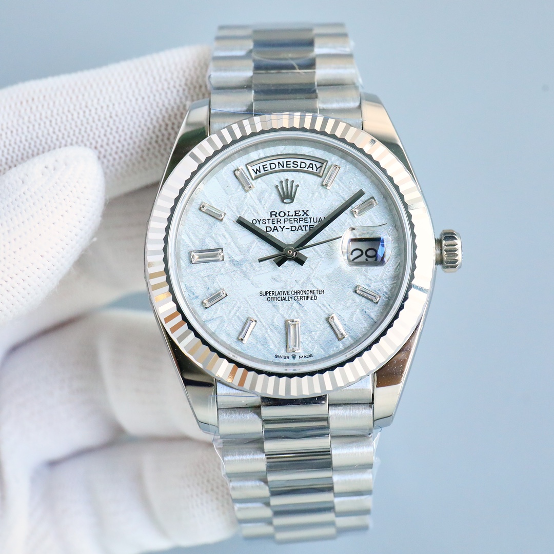 Roman dial white steel 1450 gold 1550/ Diamond dial white steel 1500 gold 1600
Ring mouth with diamond plus 50 square diamond plus 100
Rolex Day-Date model 40 factory workmanship, high cost performance
1 ? Sapphire crystal, date 2.5x magnifying glass, in 