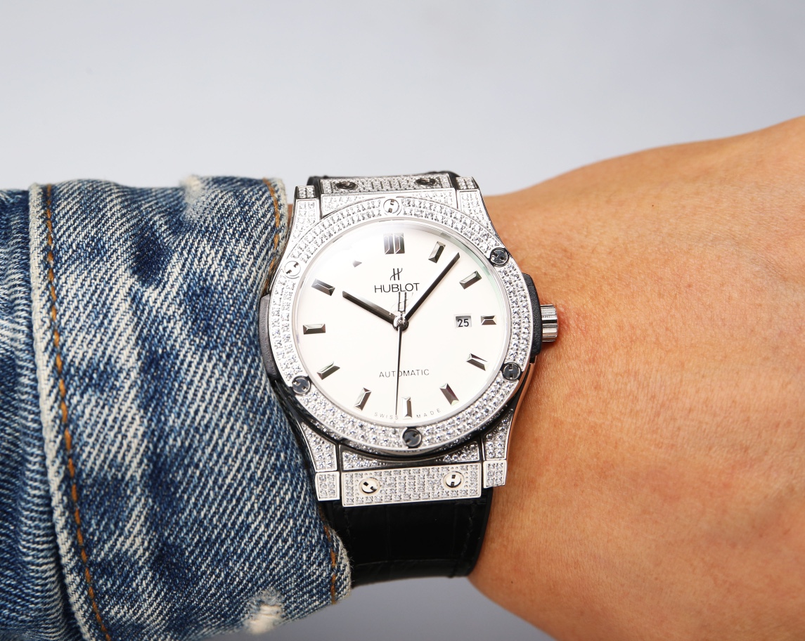 Full Diamond White: 670. Color ?20.
Exclusive first release ?????? Exclusive quality ??????
Tough guy exclusive ???? sport watch ??
Avant-garde fashion ???? noble air ??????
Hd real footage ???? Quality assurance ????
[Latest] : Hengbao ?? latest design ?