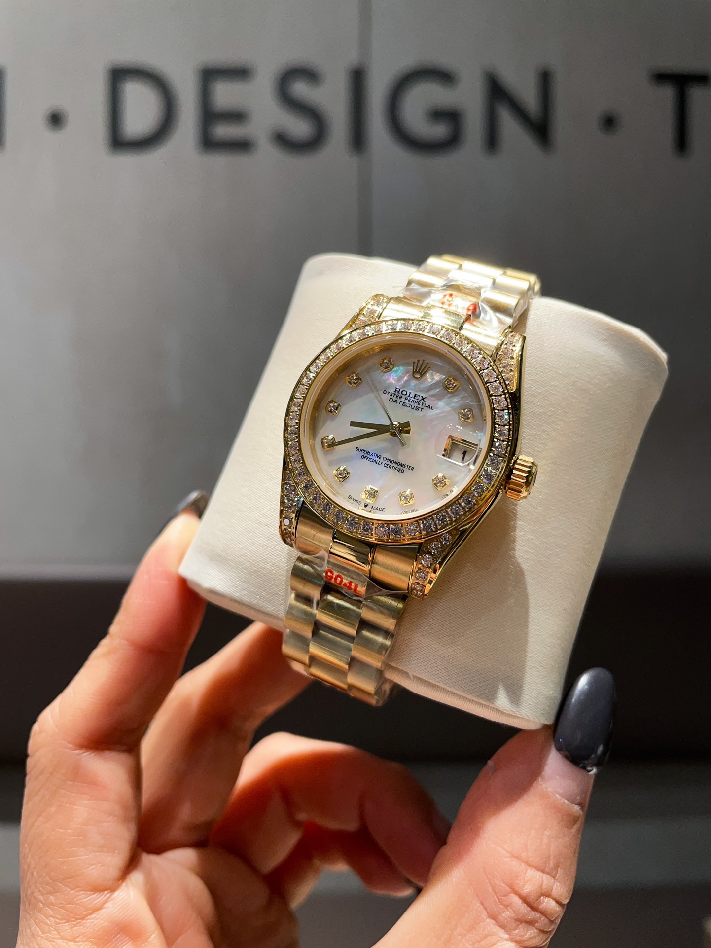 ?? Full diamond shell gold 300
Rolex Datejust series classic women solid steel strap - original buckle imported movement Little Red Book Hot recommendation design shows unique noble elegant goddess temperament! The 316 stainless steel case is hand-set wit