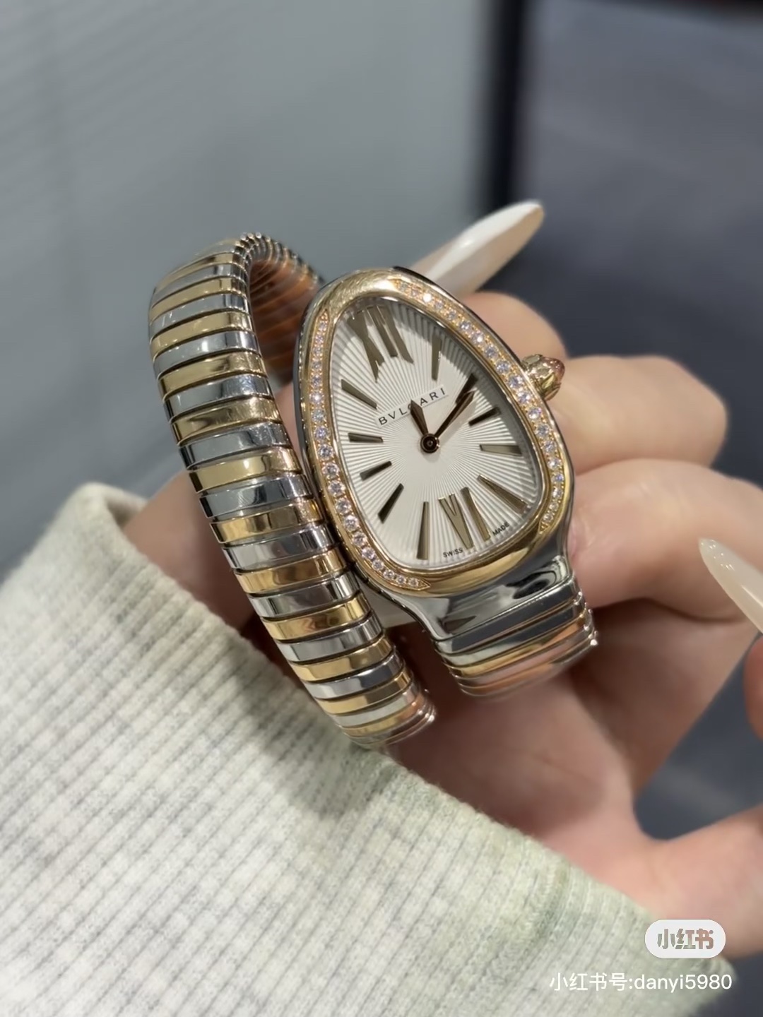 Rose gold Bulgari hand picture