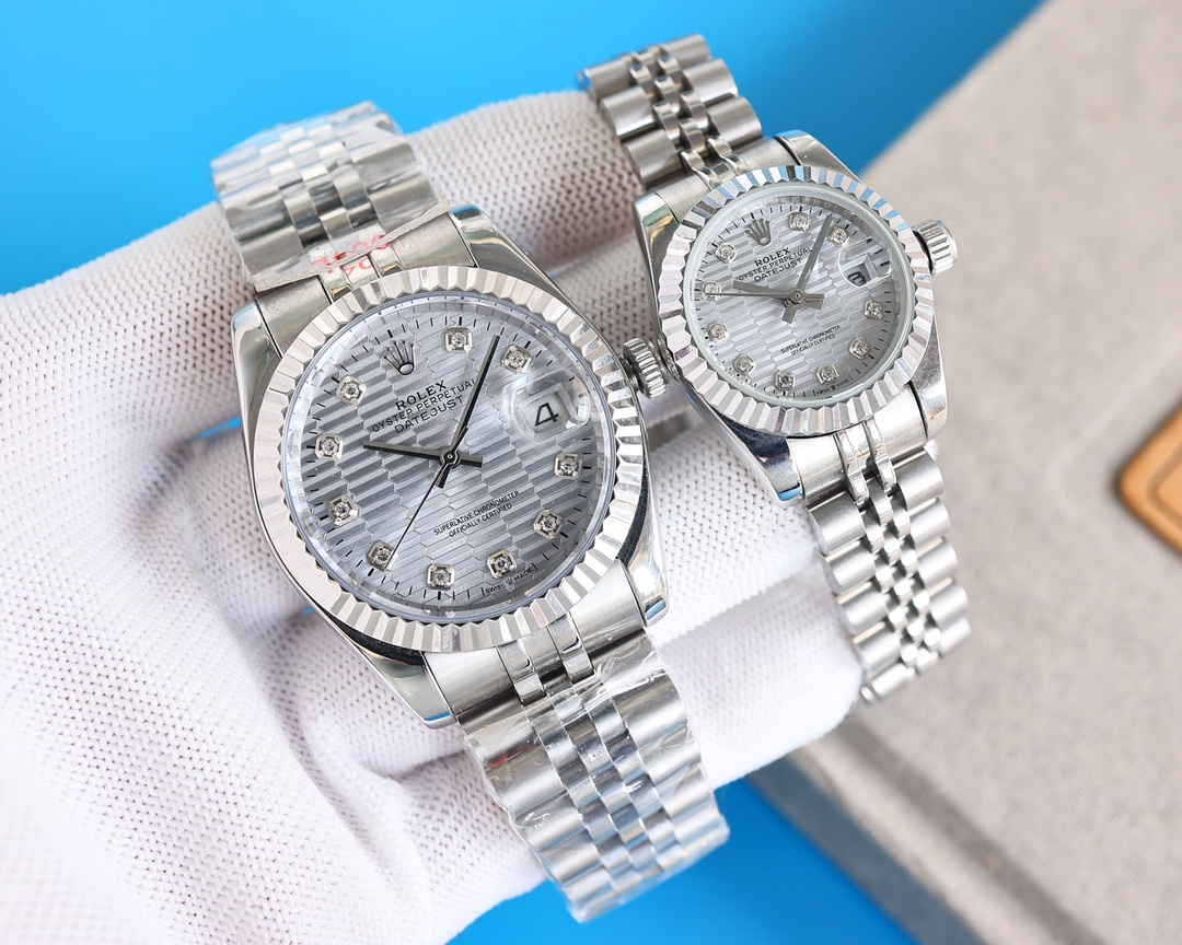 Men 's white shell 590. Gold +20, steel band +20, women +50
???? Rolex Datejust series, couple watches ?? Swiss machine quality 100% super water-resistant luminous sapphire crystal back transparent design with original imported 8215 automatic movement, wo