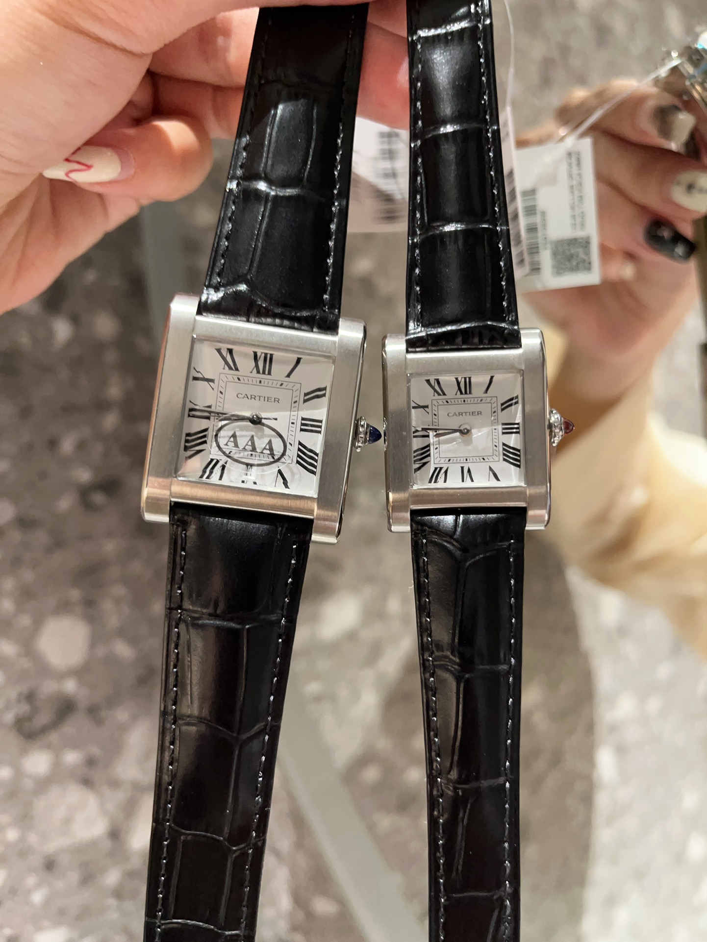 Volume order stock 2024 Cartier Tank NOrmale, imported quartz movement, 316L stainless steel case and bracelet, coated sapphire crystal, leather strap and steel strap universal. Case size
Unisex men's size: 32*37mm
Women's size: 33.6*25.7mm