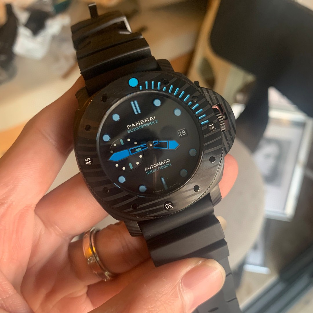 ?? PANERAI --PANERAI??
Type: Top men's watch
Movement: Fully automatic mechanical movement
Case: 316L stainless steel case
Mirror: Mineral-tempered glass
Leather strap: Genuine cowhide strap
Amazing for Men N.j by ??
Size: 44mm diameter 15mm thickness