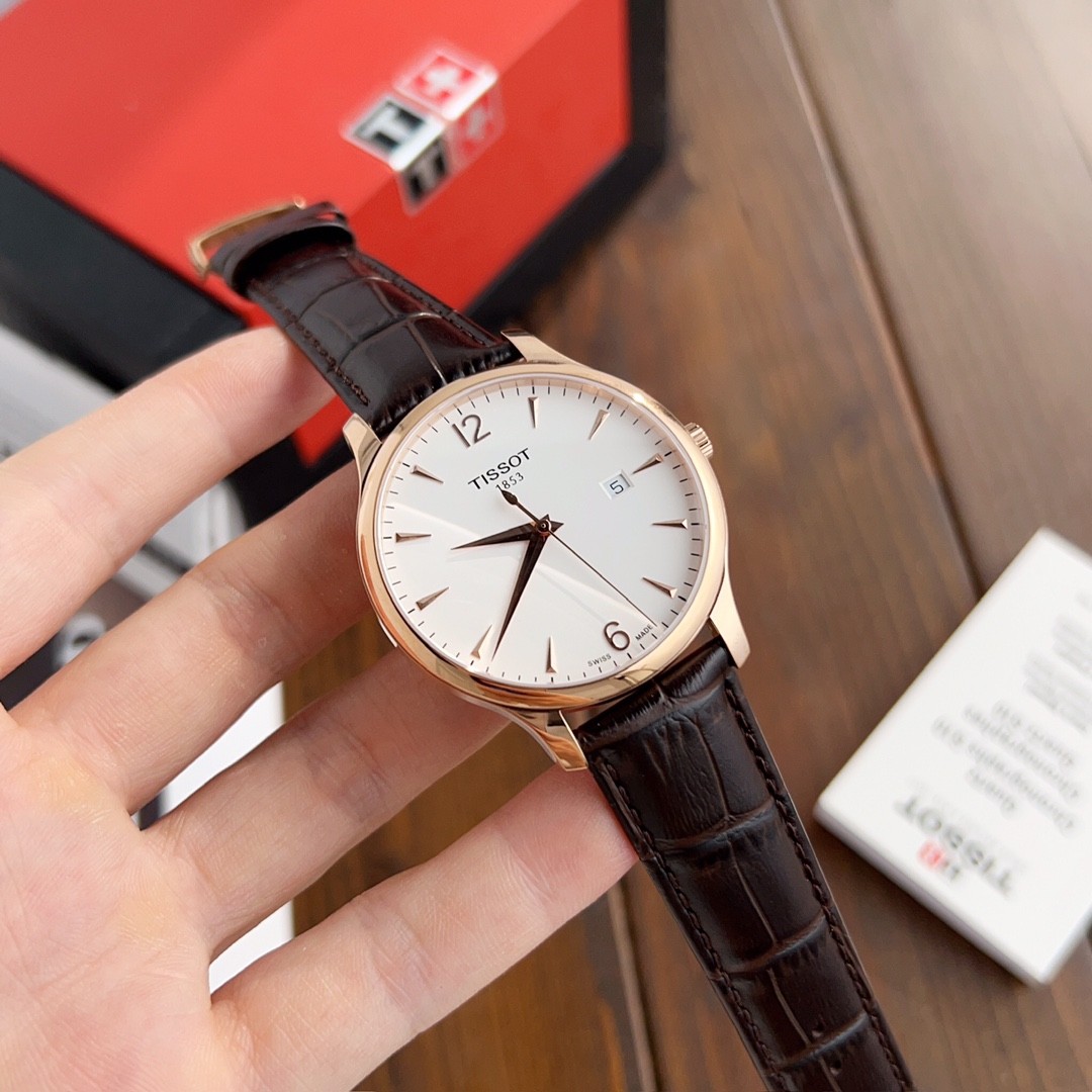Batch ??340/360 steel band +20
Tissot T063 leather strap elegant series, simple dial design, 42mm diameter, about 7mm ultra-thin dial, comfortable to wear! The simple and elegant design is beloved by consumers. It features a Swiss quartz movement with unq
