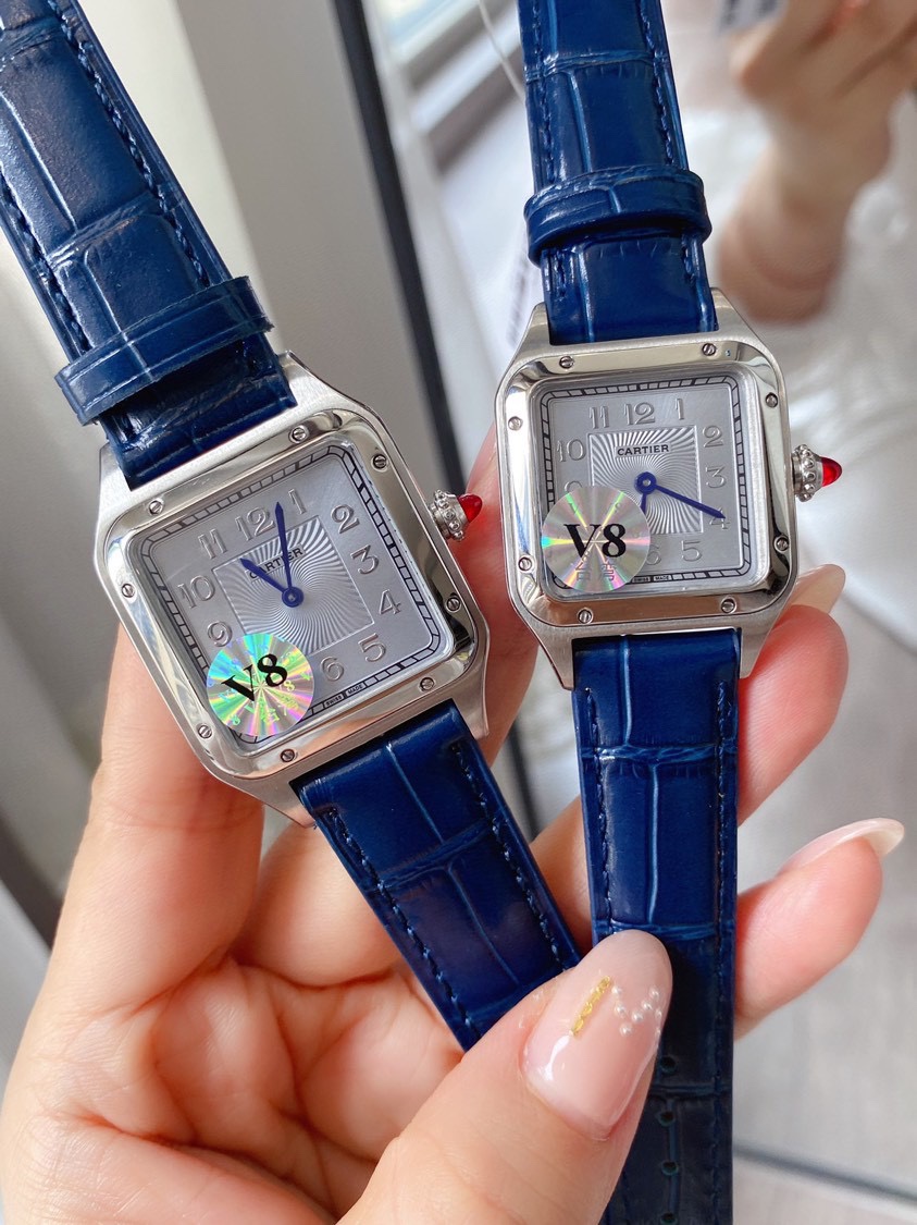 Batch ?? White 300. Gold 320 latest limited edition ?? Cartier Santos ultra-thin Dumont series watch, couple pair, neutral watch ?? Taiwan factory WORKMANSHIP QUALITY top-notch! Deep water resistance ??

Case: 316L stainless steel 3-piece case set

Glass: