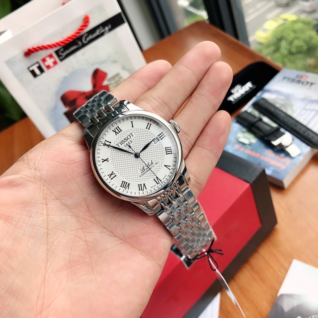 ?? Batch: 600
Original single quality TISSOT ??
Z2 model: T006.407.16.033.00 Le Locle series steel band black dial Digital mechanical men Swiss 2824 movement ?? Sapphire glass 316 stainless steel dial diameter 39.5mm thickness 10.5mm Feature: Centennial c