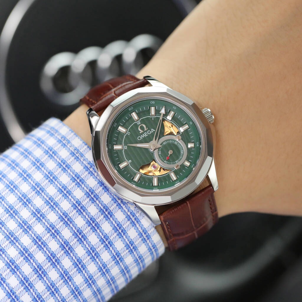 ???400 with ?30?? real
Exclusive first release ??? HD real shot ??? quality product ???
Steady and stylish ?? charming and extraordinary ?? simple and hot-selling new style ??
?? Brand ?? : Omega ?? latest design ?? New three-hand dual calendar model ??
?