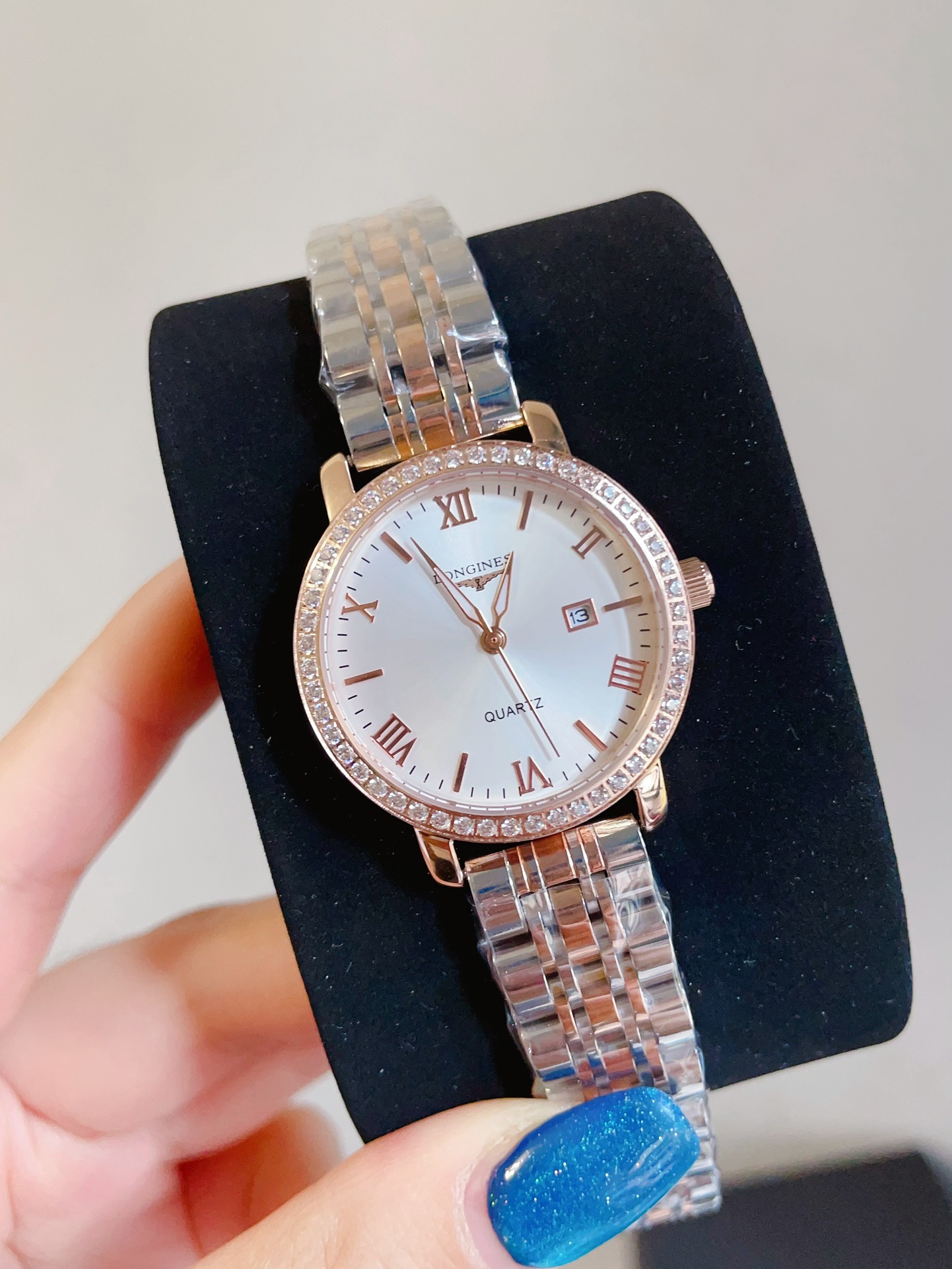 ?? Whitewash 240 gold 260 ceramic ?20??
Longines - Simple and elegant women 's imported quartz movement mineral glass crystal 316L stainless steel case 30mm in diameter 8mm thick, this watch is beloved by women, reflecting their unique personalities and c