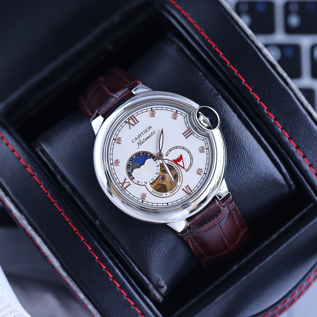 Leather 630 steel strip 650 gold white with ??
Cartier Ballon Bleu collection, fine men 's watch, powerful skeletonized design, exquisite carving, exquisite craftsmanship, noble grandeur, gentleman style. Equipped with imported Citizen mechanical movement