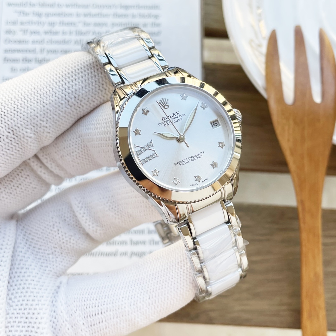 Leather strap, steel band 530, ceramic band 550, white gold
Brand: Rolex -Rolex Style: New women's mechanical watch Movement: imported Citizen 8215 mechanical mirror: Imported sapphire glass strap: Genuine cowhide strap /316L ceramic strap between steel a