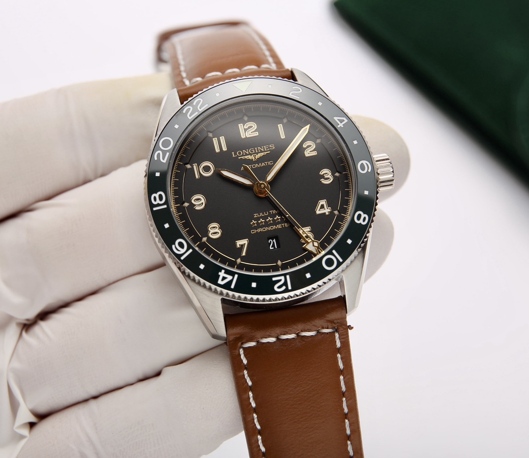 Belt: 560. Steel ?20.
Longines Pioneer Zulu Time watch... Ceramic bezel automatic mechanism, 316 stainless steel case and strap, 42mm??13.9mm. Date display. Dual time zones, equipped with top-of-the-line custom automatic mechanical movement (stable timeke