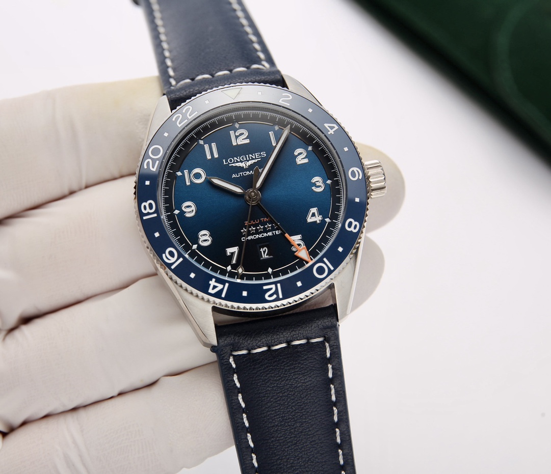 Belt: 560. Steel ?20.
Longines Pioneer Zulu Time watch... Ceramic bezel automatic mechanism, 316 stainless steel case and strap, 42mm??13.9mm. Date display. Dual time zones, equipped with top-of-the-line custom automatic mechanical movement (stable timeke