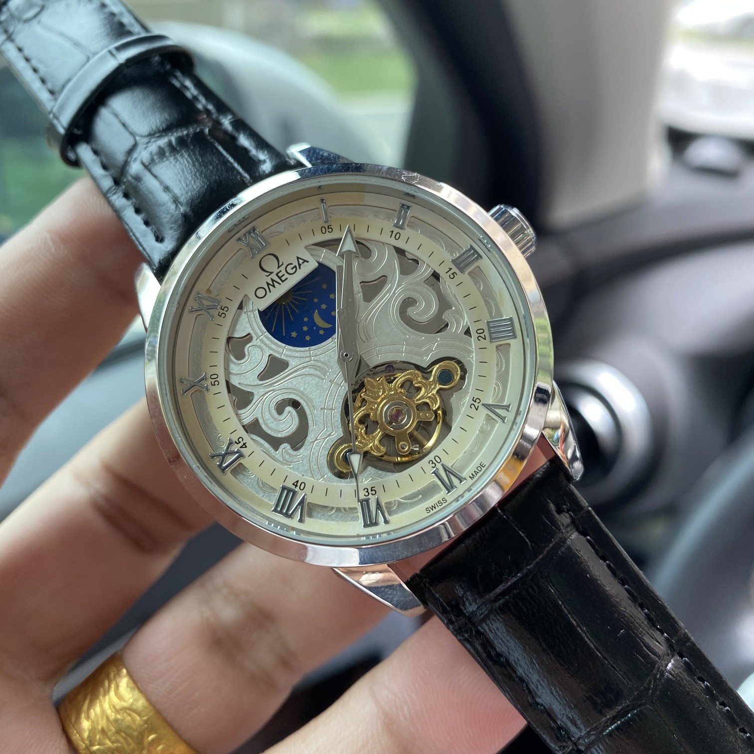 ?? Strap 190, steel ?20, brand: Omega Disc Flywheel series, fine men 's business watch, big flywheel 6 hands design, 24 hours true moon phase, noble and grand, gentlemanly style, excellent quality, selling well all over the city. With automatic mechanical
