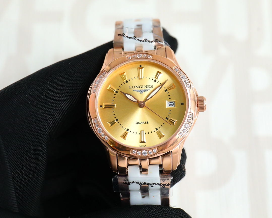 Leather 250, steel 260, gold ?10
?? Classic style is timeless
Brand: Longines
Style: Fine ladies' watch
Movement: Imported quartz movement
Case: 316 stainless steel case
Diameter: 34mm thickness 11mm
Companionship is the longest declaration of love, but a