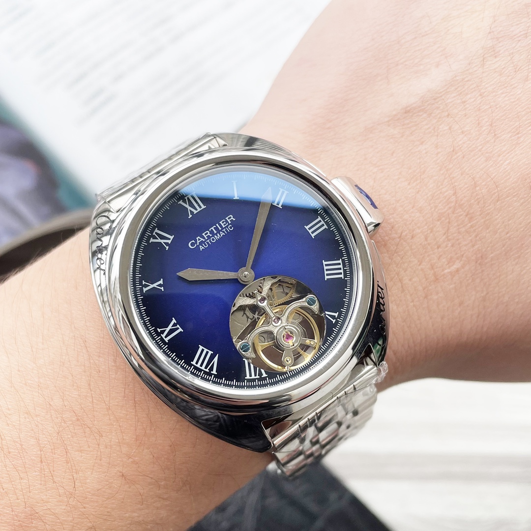 Belt 550 Steel belt 570
Blue Balloon collection hits the market with a bang
[Latest] : Cartier's big flywheel design
?? Type ?? : Fine men's watch
[Strap] : Genuine cowhide strap
?? Movement ?? : High-end automatic mechanical movement
?? Mirror ?? : Miner