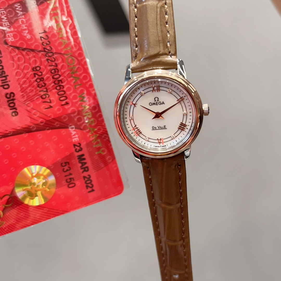 ?? Leather strap white case 280 gold 300 diamonds ?30
Taiwan factory with red packaging gift bag Omega De Ville Quartz collection watch
The women's watch measures 27.4mm and the men's watch 39mm
Imported Swiss quartz movement, 316 stainless steel case, sc