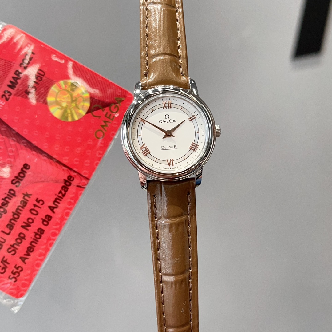 ?? Leather strap white case 280 gold 300 diamonds ?30
Taiwan factory with red packaging gift bag Omega De Ville Quartz collection watch
The women's watch measures 27.4mm and the men's watch 39mm
Imported Swiss quartz movement, 316 stainless steel case, sc