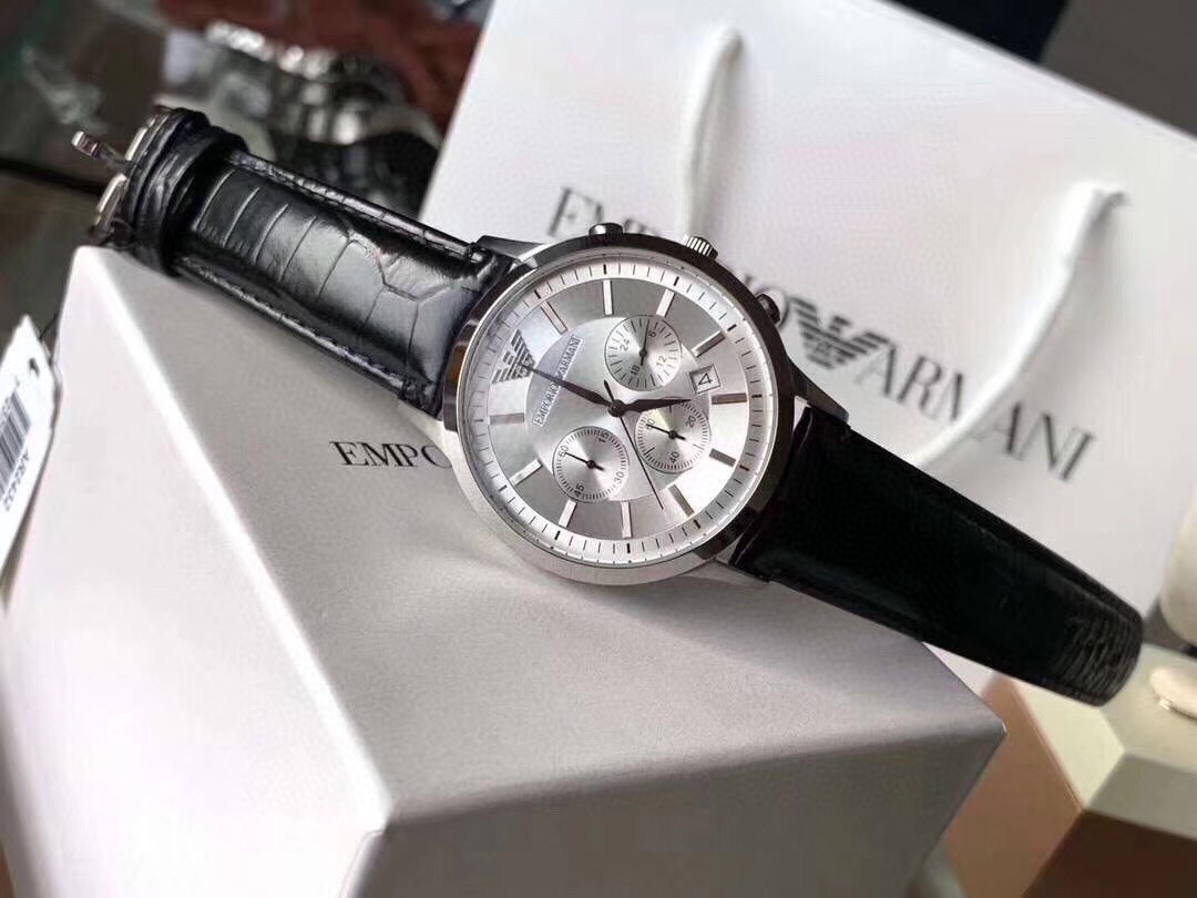 ?? Ordinary 80 Original single 150Armani AR2432/2433/2447/2473. Multi-functional three-eye Chronograph for men. With multi-functional chronograph quartz movement ??, powerful minute chronograph/second chronograph / 24-hour synchronization ??, mineral glas