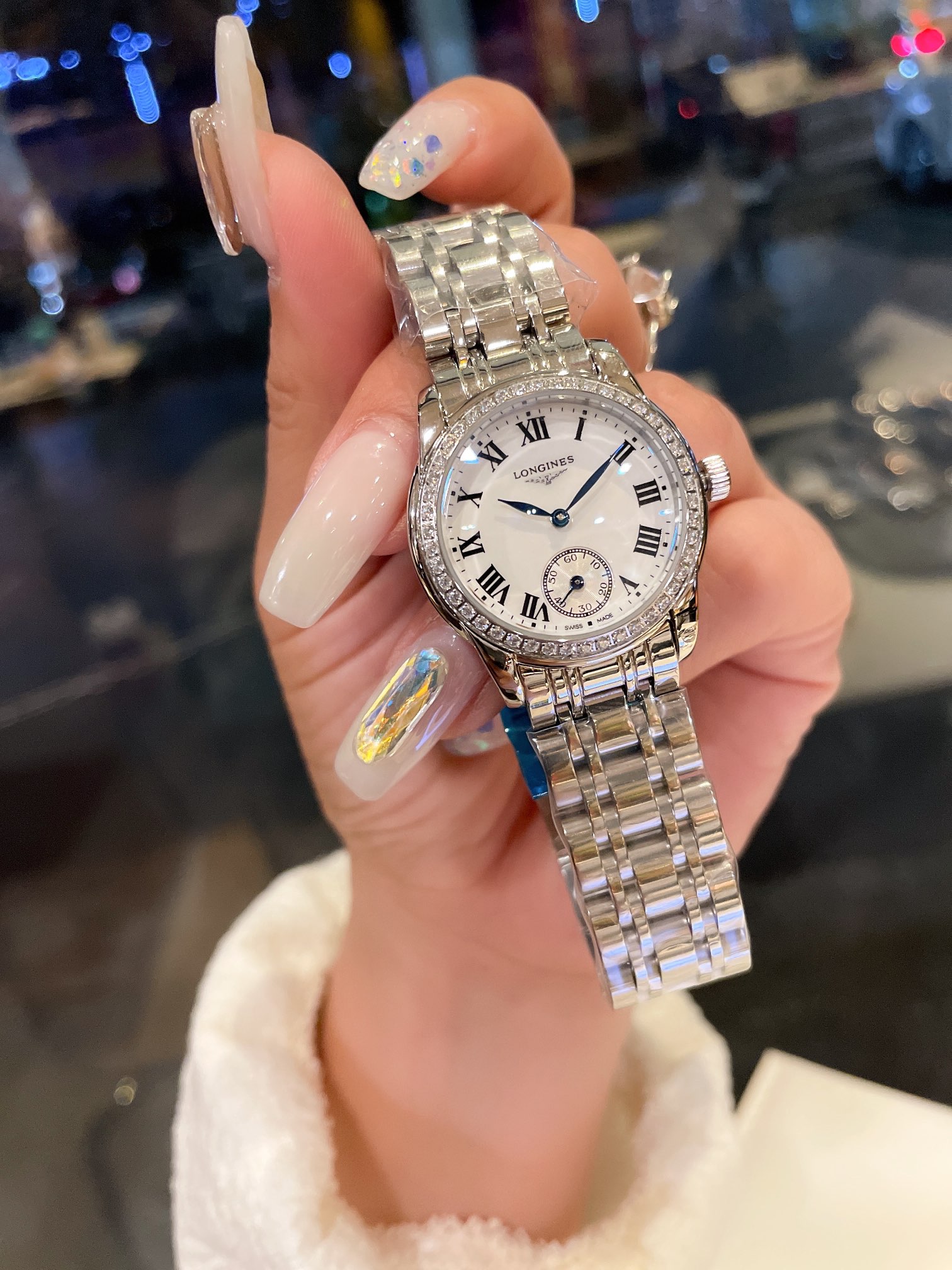 ? ??? A little romance on ordinary days ??
?? White 220 gold 240 Diamond ring ?30
LONGINES - women's watch collection
Original imported Japanese quartz movement, 316L stainless steel case, tempered crystal
Traditional three-hand design 6 ? digit position 