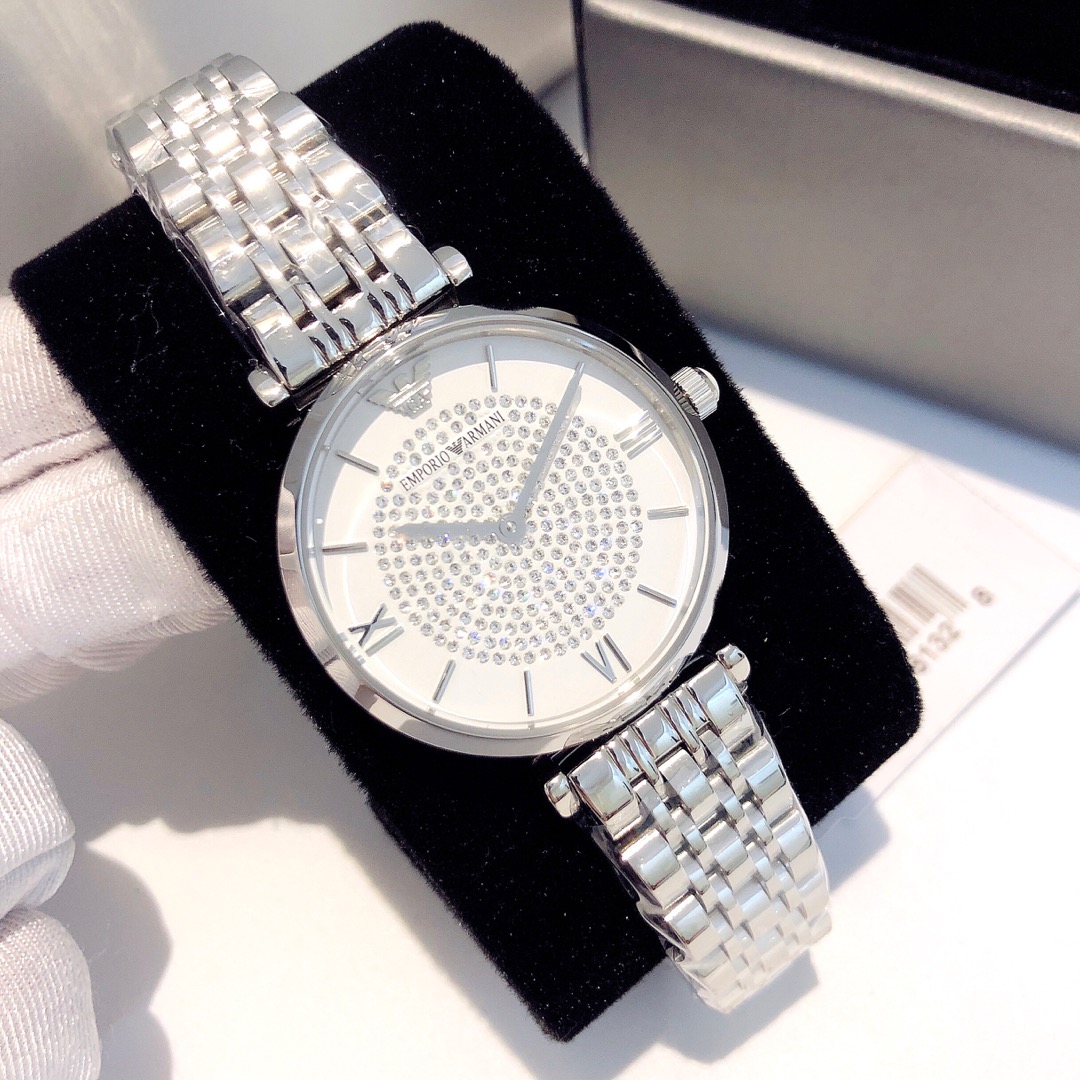 Ordinary silver 65 pieces 70 stainless steel 160 Armani Armani ?? Case: 316L stainless steel, crystal: tempered mineral glass, strap: 316L stainless steel, light luxury SIMPLE, elegant sentiment, highlighting feminine grace