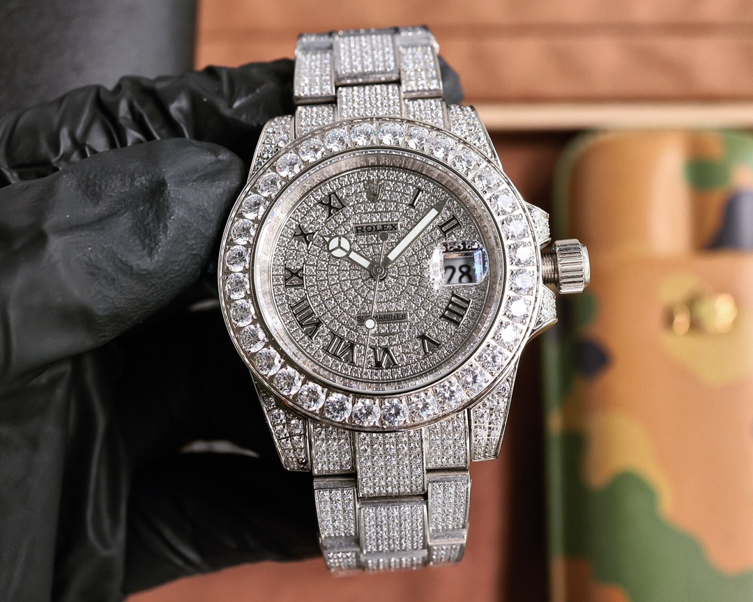 The new dial features a five-bead steel bracelet with three beads
The ROLEX Luxury Ultimate Starry Sky Edition watch is hand-set and densely set with top-quality Swarovski diamonds, an interpretation of luxury quality, dazzling and charming. The case and 
