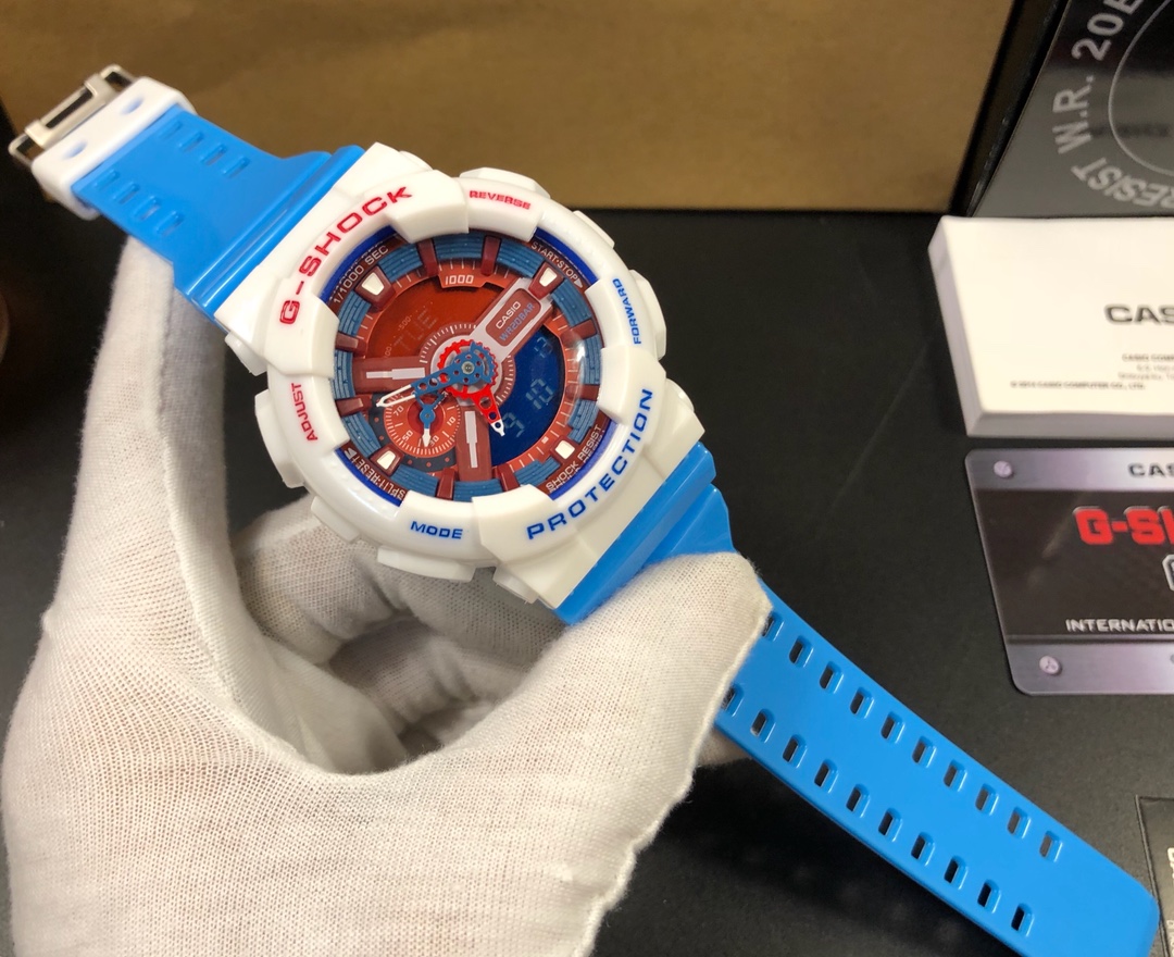 Hot SALE GA-110 hand light Casio G-SHOCK-- Classic shock-resistant dial design ?? In stock for instant delivery 45 degrees automatically raised my hand against the lights function with strong visual impact of color ?? LCD liquid crystal display panel ?? s