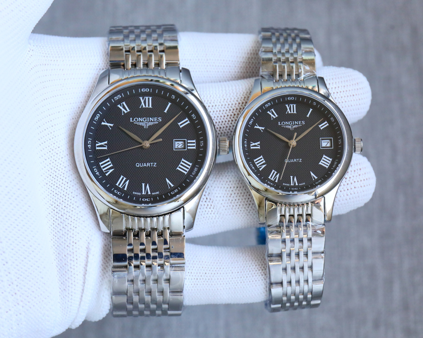 Japanese quartz: 300 gold 320
Japanese mechanical: 500 gold 520
Brand: LONGINES ??LONGINES?? Exquisite couple watch, simple three-hand with three-position single date design ???XT2 316 stainless steel case, original Citizen 8215 new movement (accurate tim