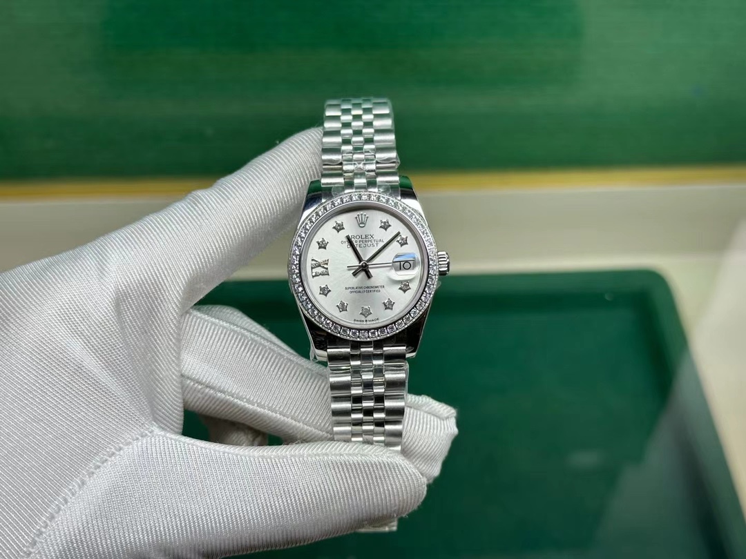 Log 31mm
Five-pointed star ?? diamond face
Imported mechanical movement
316L stainless steel