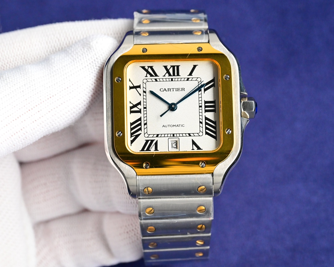 Santos gold-plated quick-release version
18k gold-plated in stock Exclusive channel stock ??
1 ? [Case] Genuine mold opening, equipped with the best imported 316L case!
2 ??? Dial ?? Dial made from genuine mold!
3 ??? Hands ?? Swiss craftsmanship fired bl