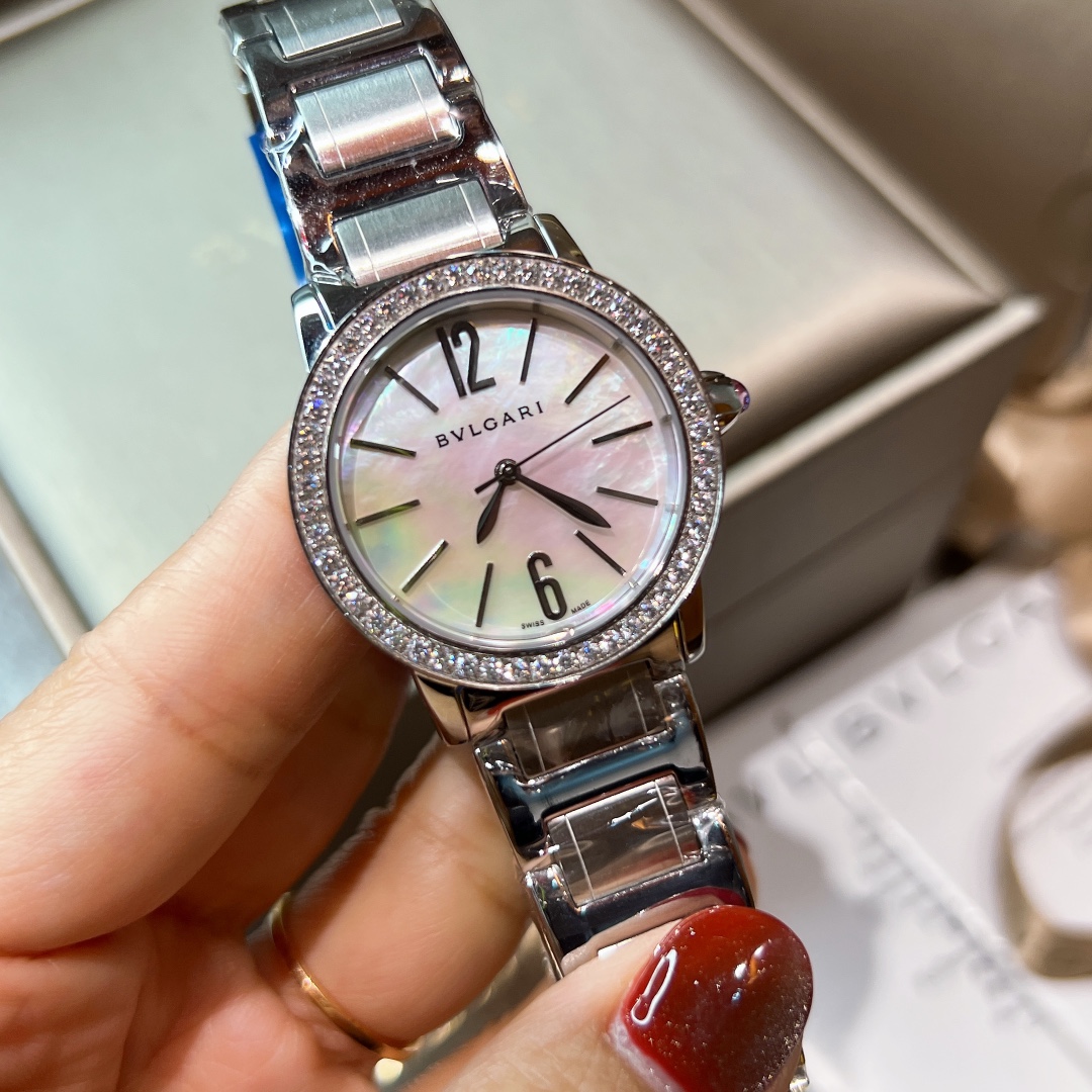 ?? Real photo of BVLGARI?BVLGARI collection luxury quality shows unique charm BVLGARi logo ruby crown, quality off the table, size 33MM