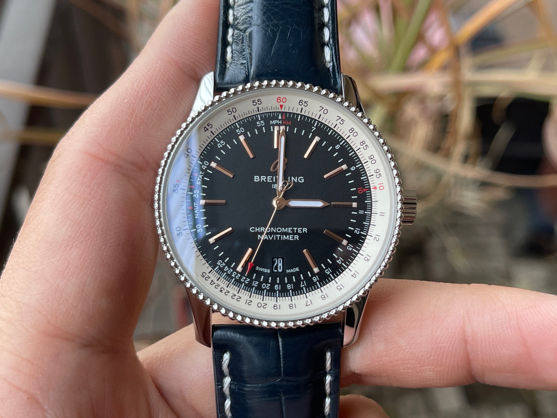 Real photo /TF counter new BREITLING Aviation Chronograph 1 series 41MM, genuine mold 1.1, equipped with Seagull 2824 movement, super stable performance, steel strap/crocodile leather! Curved sapphire, double-sided anti-glare treatment. The literal color 