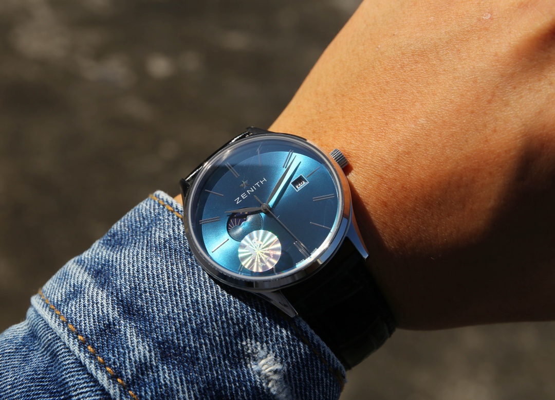 Taiwan factory: White 660. Gold ?20. (This product has been strictly tested for water pressure resistance up to 120 m ??)
Taiwan factory, Zenith, Sun Moon Stars series, with custom original imported 8217 movement (0 repair 0 after-sales service), 24 hours