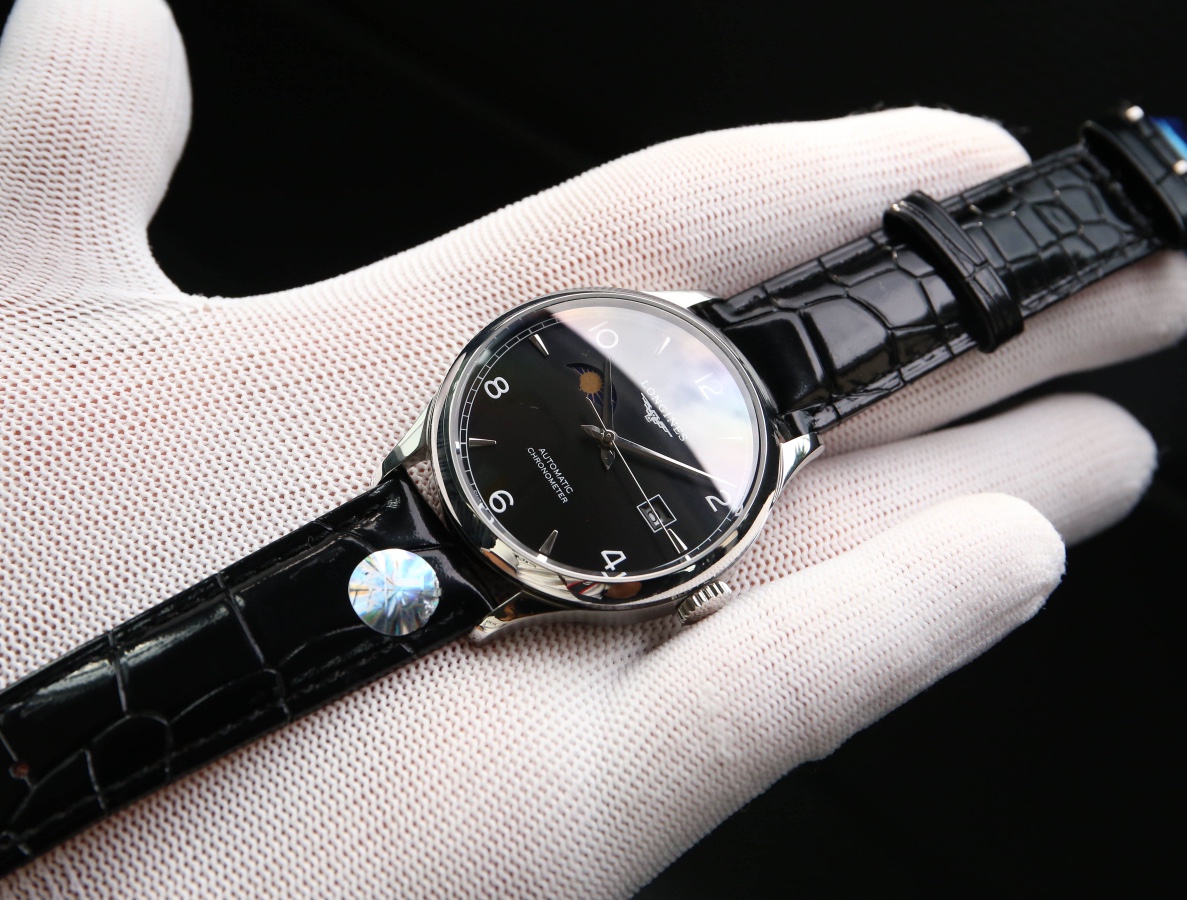 Taiwan FACTORY PRODUCT: White 680. Gold ?50 (This product has undergone strict water pressure test, water resistance up to 120 meters ??)
?? This product is shipped in the form of three codes, return and exchange are in the form of three codes, hope for y