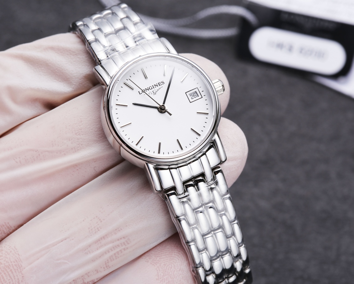 Taiwan factory product: White steel 460. Gold ?20. (This product has been strictly tested for water pressure resistance, water resistance up to 120 meters ??)
?? This shipment is in the form of three codes, return and exchange are in and out in the form o