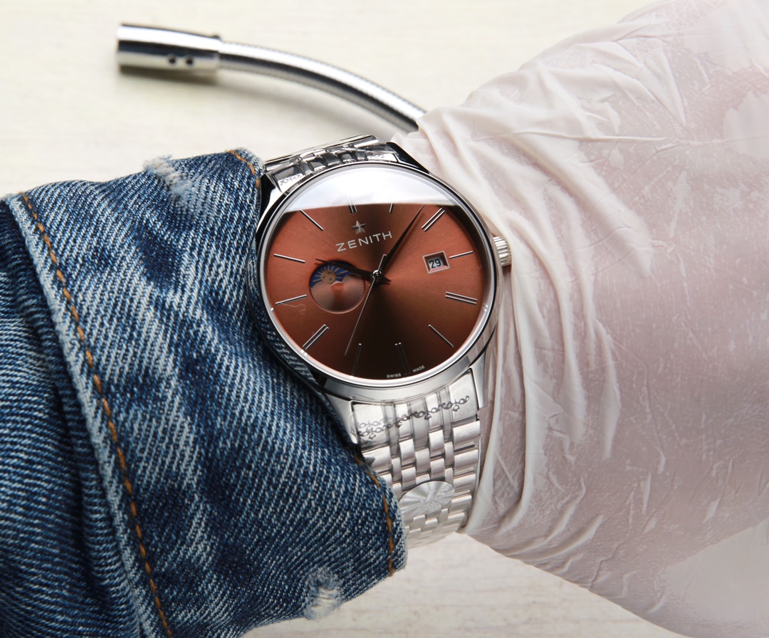 Produced by Taiwan: White Steel 680. ?? ?? ?20. (All products have been strictly tested for water pressure resistance, water resistance up to 120 m ??)
Taiwan factory J5, Zenith, Sun Moon Star series, with custom original imported 8217 movement (0 repair 