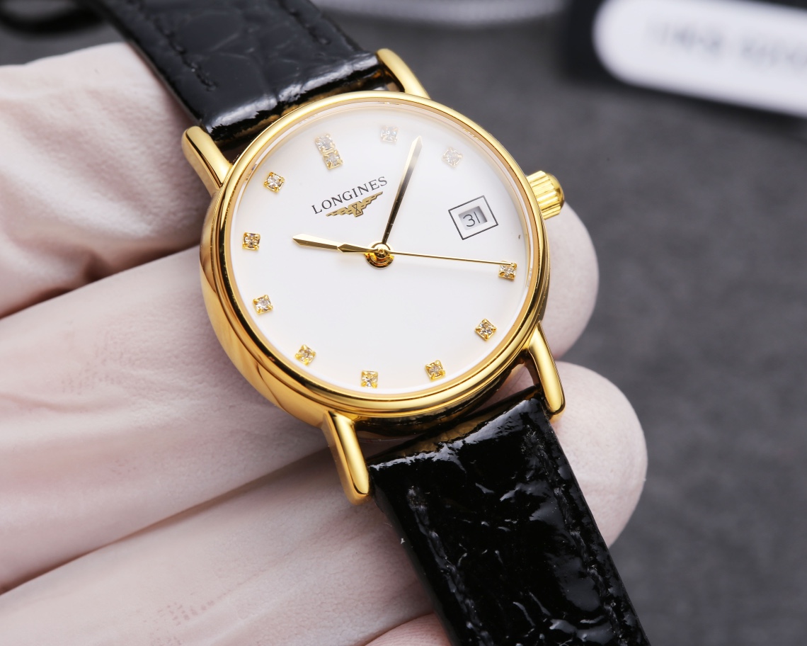 Taiwan factory production: White leather 420. Gold ?20. Steel strip ?20. (This product has been strictly tested for water pressure resistance up to 120 m ??)
?? This item is shipped in the form of three codes, return and exchange are in the form of three 