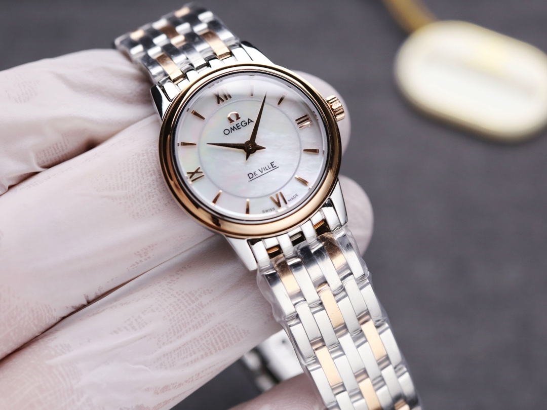 Taiwan factory production: White leather 460. Gold rose ?20. Steel band ?20. (This product has been strictly tested for water pressure resistance, water resistance up to 120 meters ??)

?? This product is shipped in the form of three codes, return and exc