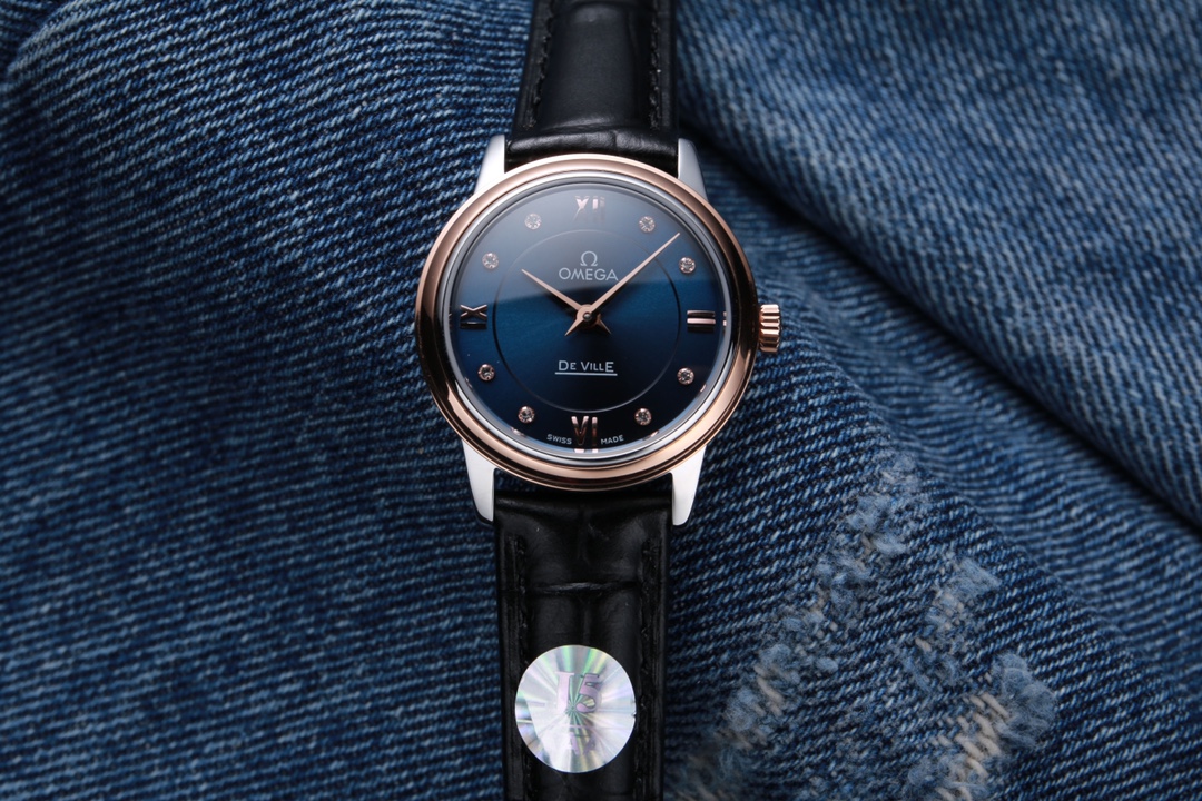 Taiwan factory production: White leather 460. Gold rose ?20. Steel band ?20. (THIS product has been strictly tested for water pressure resistance, water resistance up to 120 meters ??)
OMEGA de Ville series
Imported Swiss quartz - accurate timekeeping
Swi