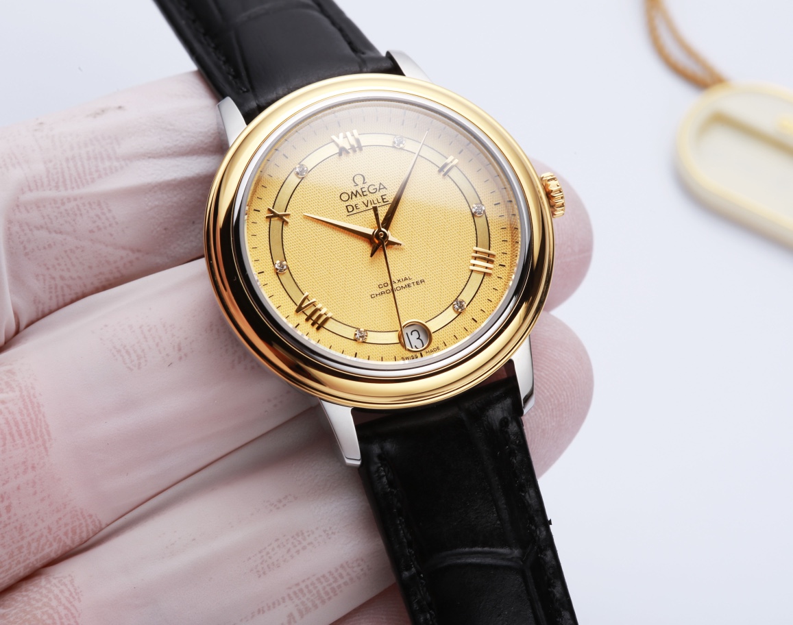 Taiwan factory production: White leather 480. Gold rose ?20. Steel band ?20. (This product has been strictly tested for water pressure resistance, water resistance up to 120 meters ??)

?? This product is shipped in the form of three codes, return and exc