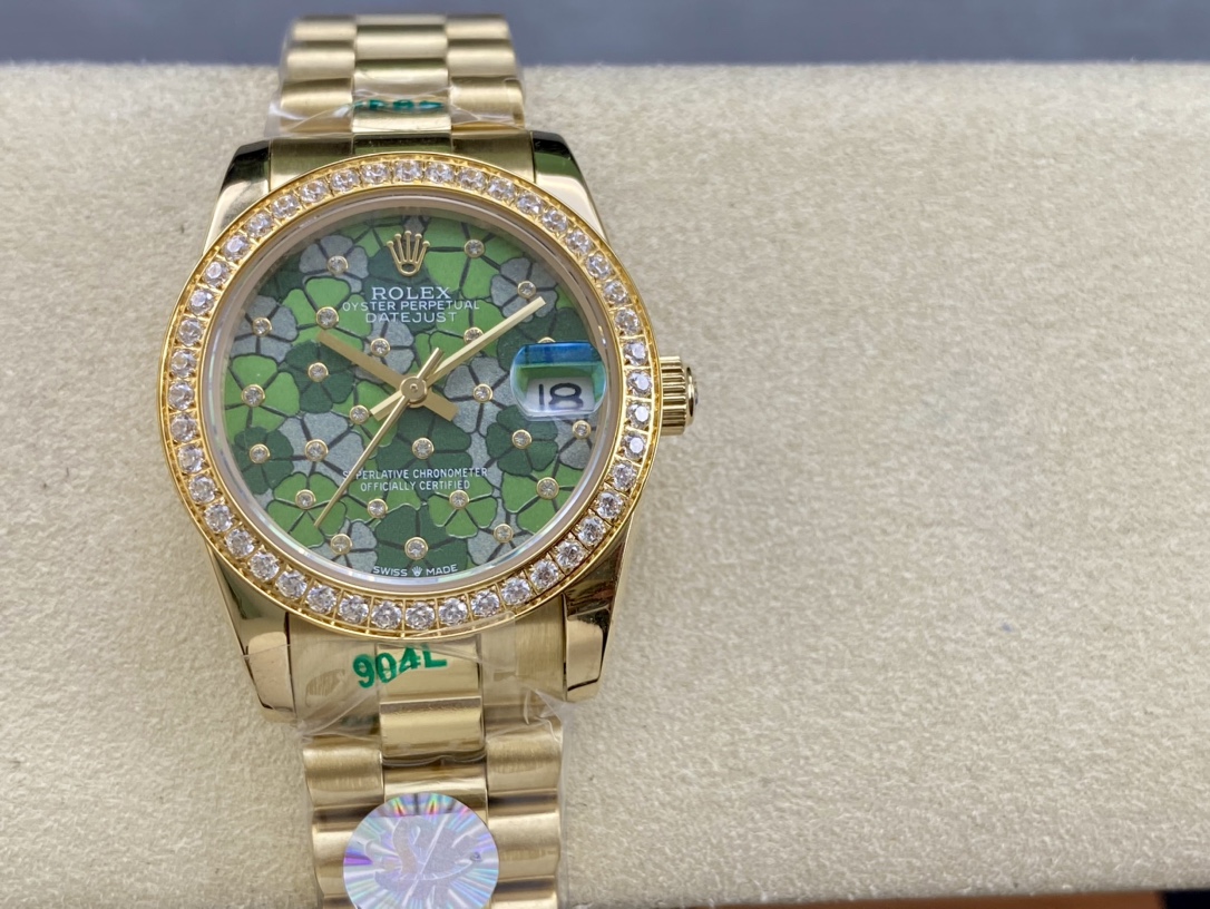 480
SK Factory women's Rolex Single Calendar Datejust 31mm
[Diameter] 31mm
[Movement] Equipped with an automatic mechanical movement
[Bezel] Rolex RingCommand triangular bezel/aperture/diamond bezel
[Mirror] Scratch-resistant sapphire glass mirror
[Materi