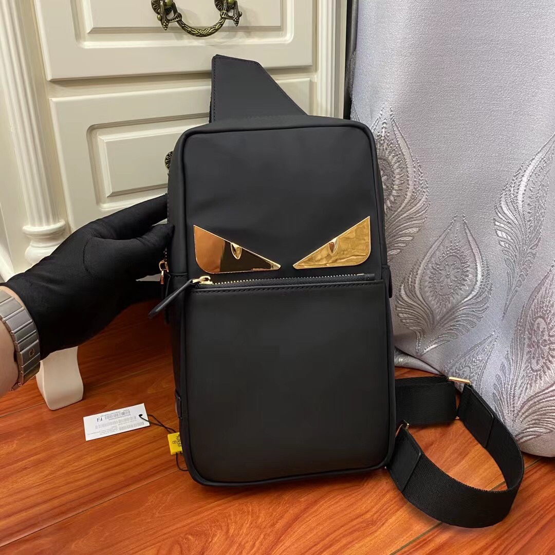 Special ???270 blast (model: K2007 gold) ???? FENDI little Monster rectangular backpack ?? Men crossbody chest bag, made of black tech fabric, set with matching leather. An excellent travel experience bag with two compartments and practical nylon shoulder