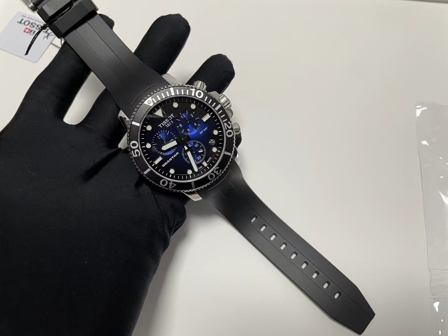 The Tissot T120 Starlight 1000 men's quartz watch is stylish, elegant and sporty with a dynamic and exquisite appearance, making it a unique choice for both daily wear and a party.
Original Swiss movement ETA.G10.212
The case is made of 316L steel
Scratch