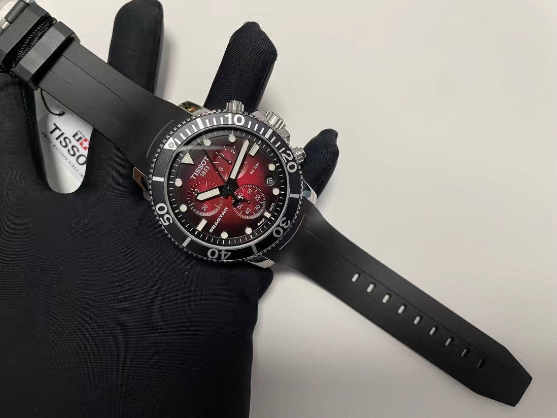 The Tissot T120 Starlight 1000 men's quartz watch is stylish, elegant and sporty with a dynamic and exquisite appearance, making it a unique choice for both daily wear and a party.
Original Swiss movement ETA.G10.212
The case is made of 316L steel
Scratch