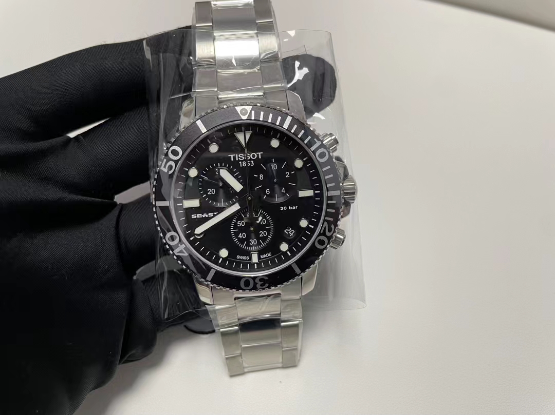 The Tissot T120 Starlight 1000 men's quartz watch is stylish, elegant and sporty with a dynamic and exquisite appearance, making it a unique choice for both daily wear and a party.
Original Swiss movement ETA.G10.212
The case is made of 316L steel
Scratch