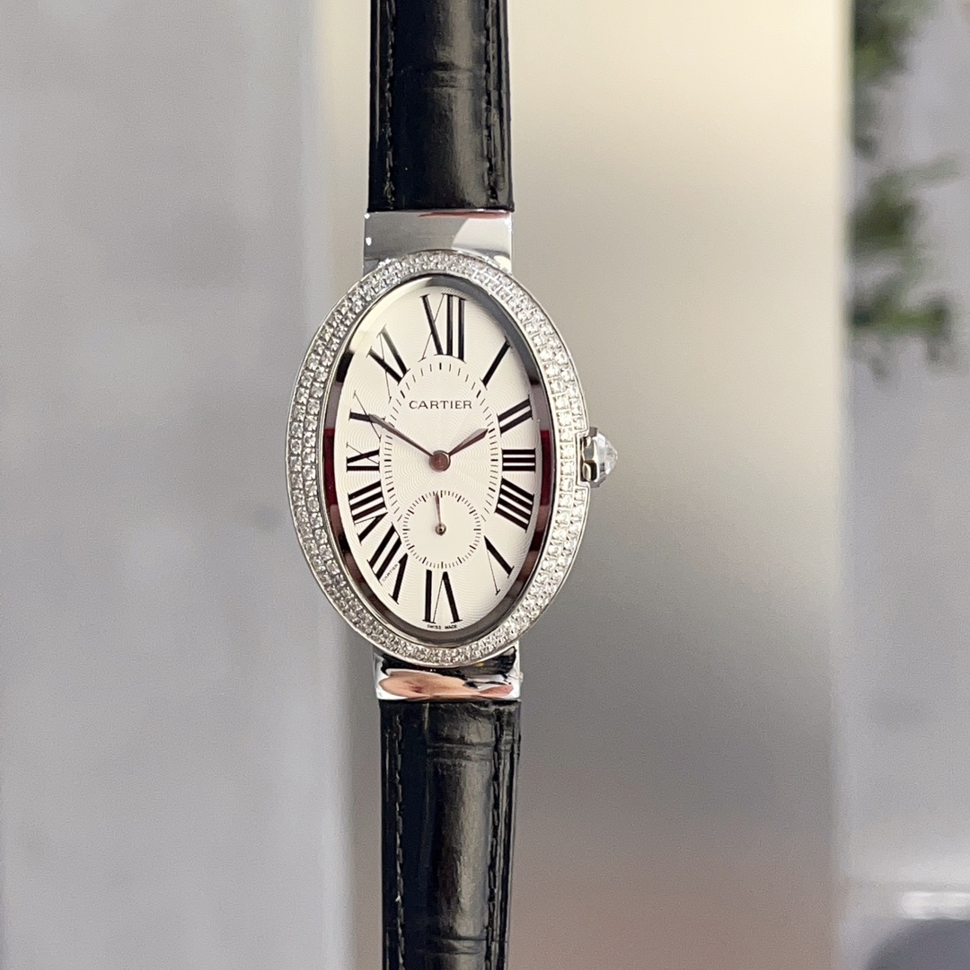 ?? With 330
Cartier's new designs are in full swing. The Baignoire watch is oval oval oval, and the latest Cartier bathtub couple watch collection features an imported Swiss quartz movement. 316L stainless steel case and clasp. Sword-shaped blue steel han