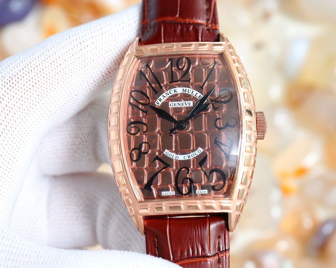 The same 420, Frank Fm Fine men's watch, classic three-hand design, noble and grand, gentlemanly style, excellent quality, selling well throughout the city. It features a fully automatic mechanical movement, a top-of-the-line 316 stainless steel case and 