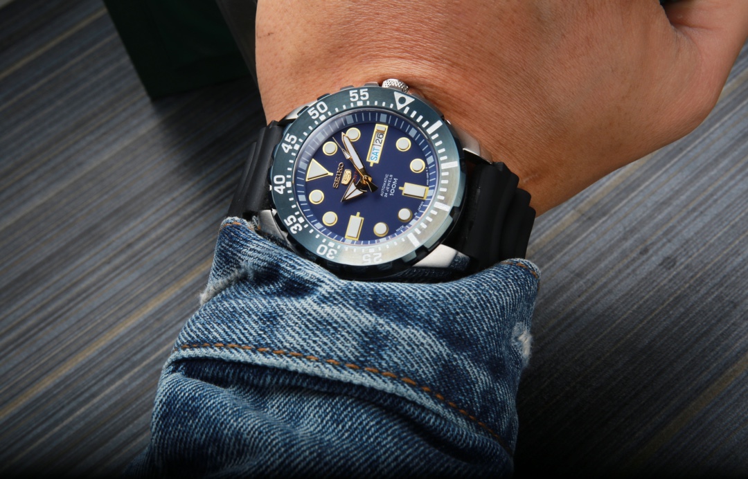 Same 580. (Deep waterproof)