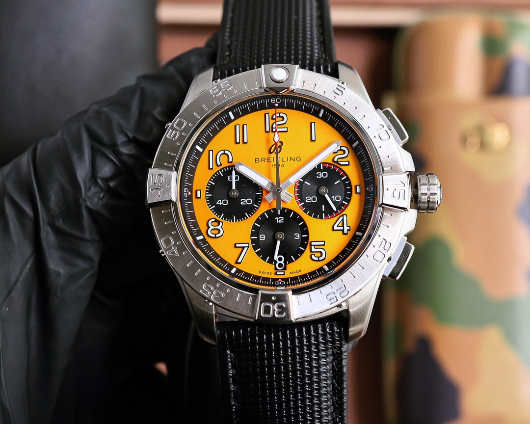 The same 730
?? Breitling Avenger collection Japanese multi-functional quartz 43*13mm arch bridge tempered glass Italian cowhide strap Original buckle Avenger Blackbird Reconnaissance Aircraft carrying the mission to change history