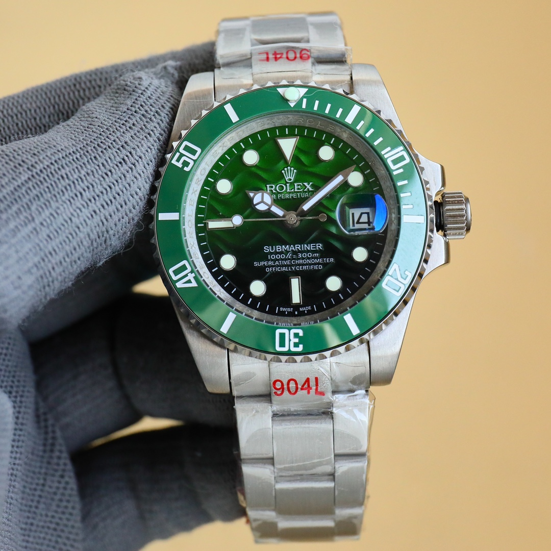 Uniform 520
BOBO new Rolex If you don't like the same street watch Submariner, he is definitely your kindred spirit. Based on Rolex's most classic Submariner series Submariner, the bezel has been revised twice, the Japanese imported 8215 automatic mechani