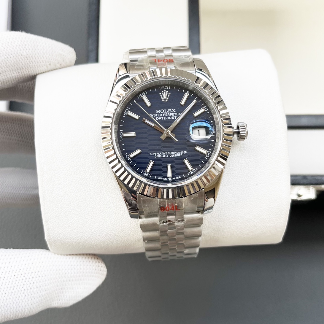 Uni-president 520
White Case 500 Gold Case 520 Brand: Rolex (Datejust) (New three-hand model, Business Casual) Luxury Grand Type: Fine Men's Watch (New) Strap: Genuine cowhide strap (comfortable)/361 stainless steel strap (durable) Movement: Imported Citi